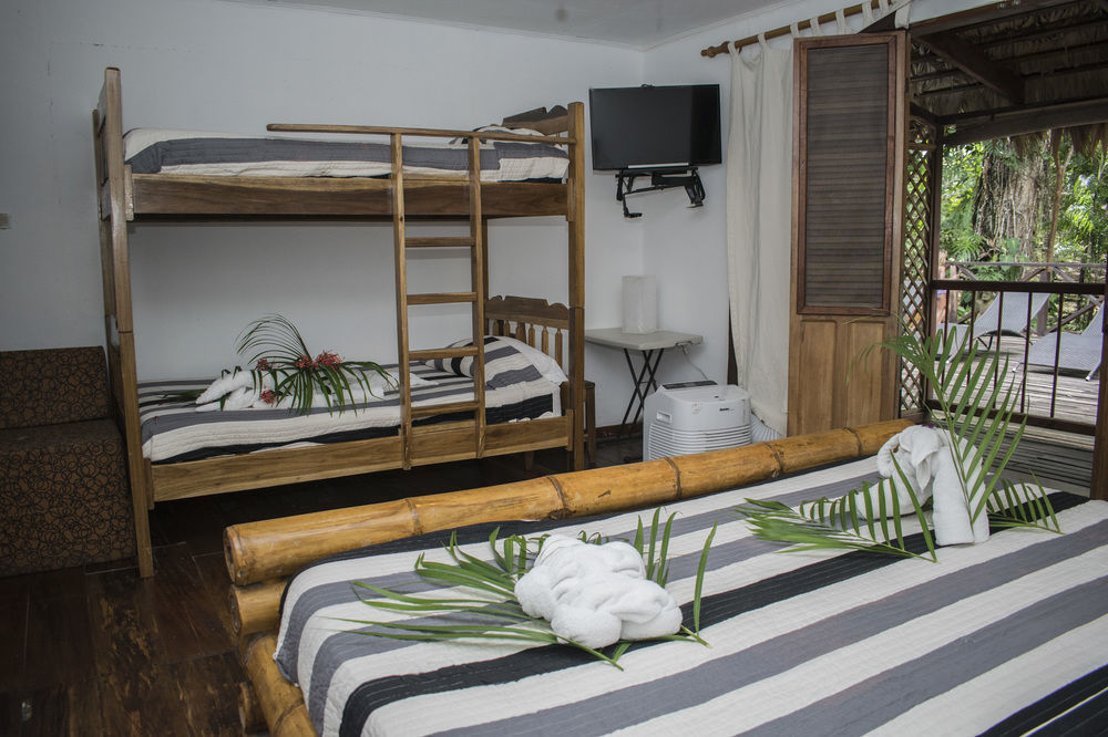 Bugabutik Hotel Resort Cocles Beach ภายนอก รูปภาพ