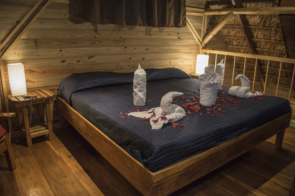 Bugabutik Hotel Resort Cocles Beach ภายนอก รูปภาพ